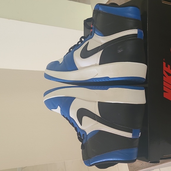 Jordan 1.5 Reverse Fragment Sneakers in size 9. - Picture 4 of 12